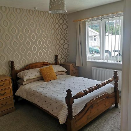 En-Suite Bedroom In A Quiet Bungalow Porthmadog Bagian luar foto